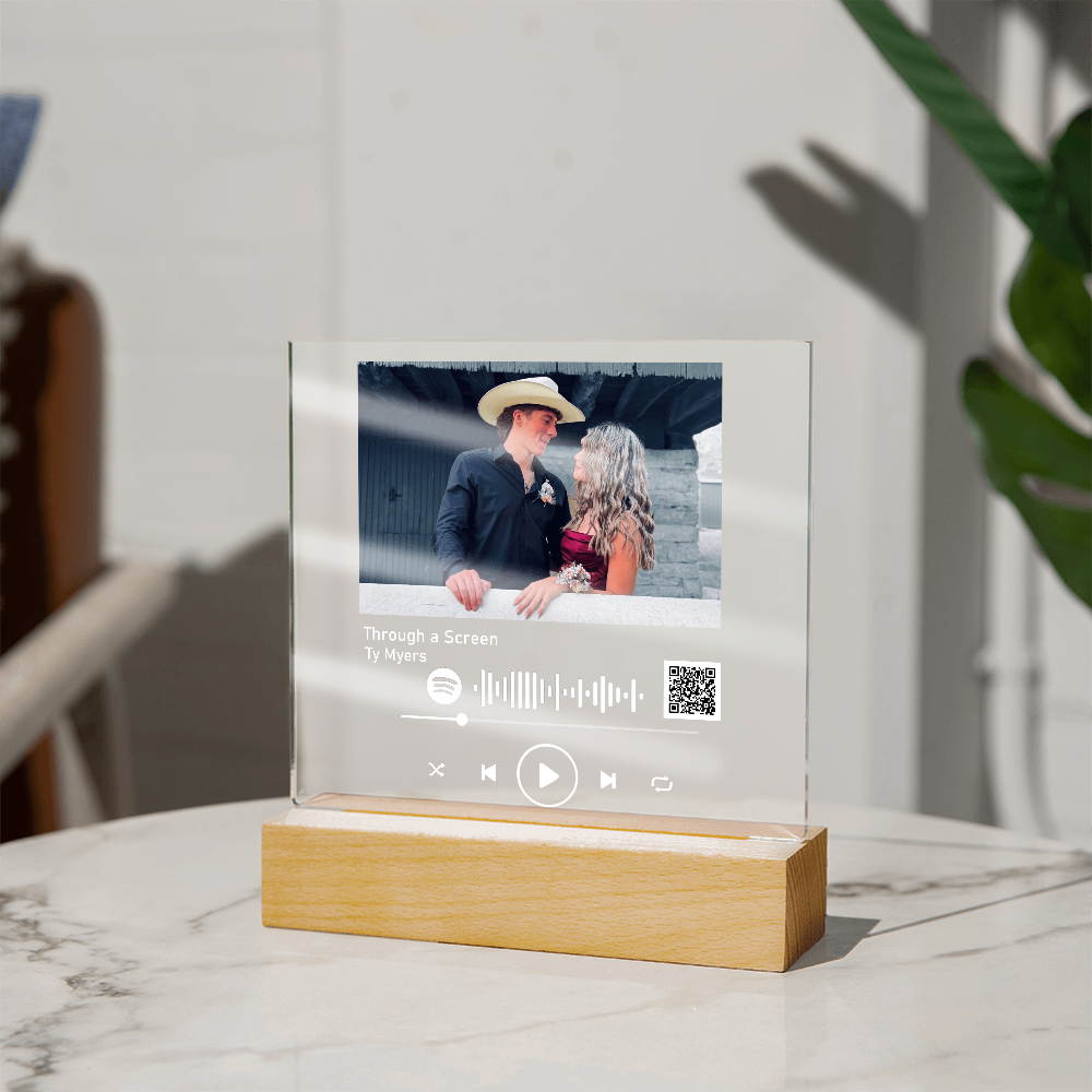 114-8082366-7054669 Acrylic Square with LED Base