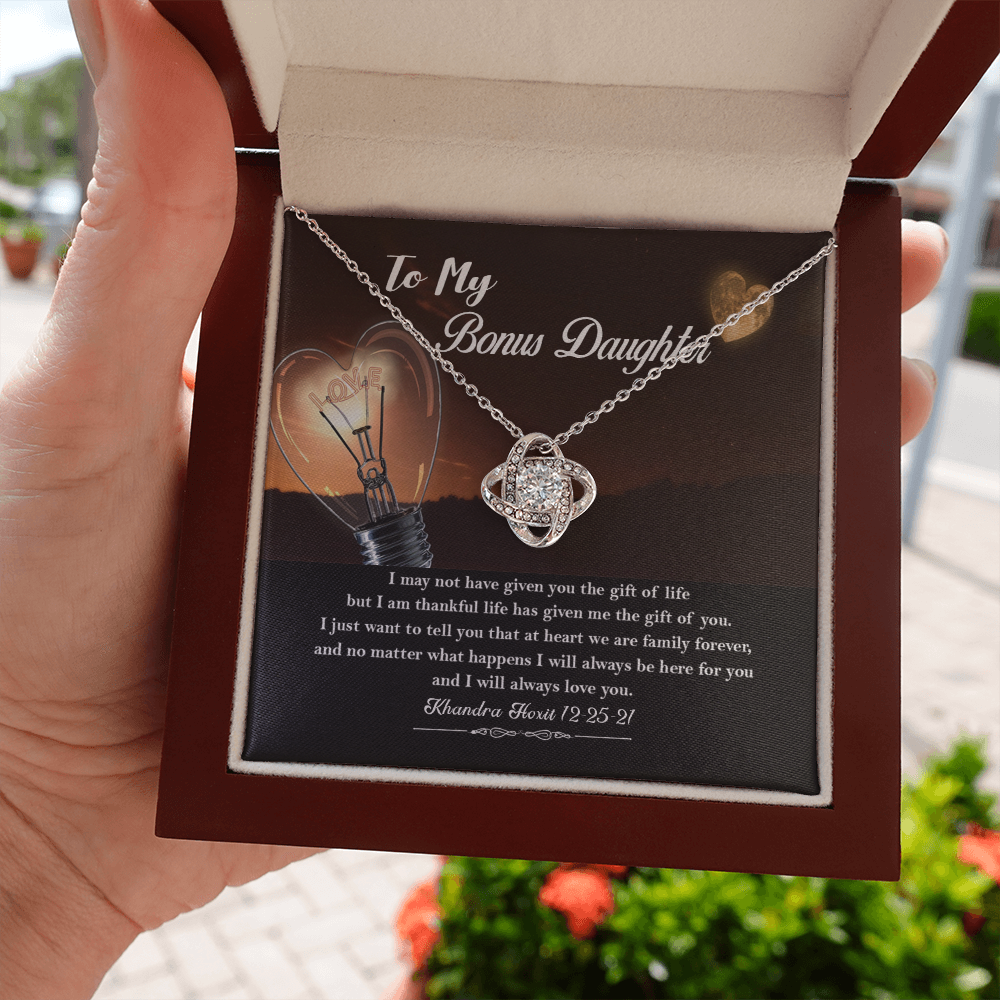 Khandra Hoxit 12-25-21 Luxury Love Knot